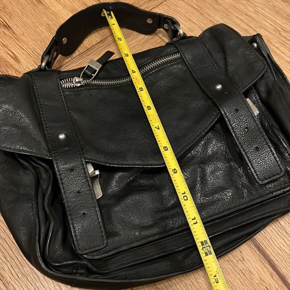 Sondra Roberts leather handbag - Picture 8 of 10